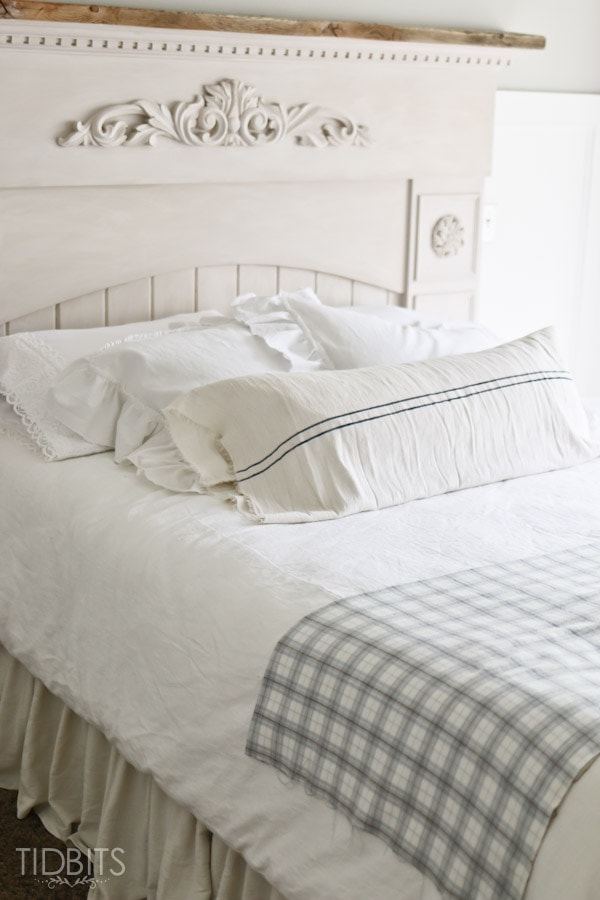 How to make a reversible duvet cover to add a contrasting or coordinating look to your bedding. Step by step tutorial provided by TIDBITS.
