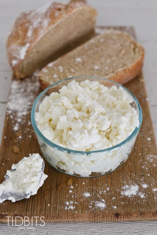 Quick, easy and super delicious homemade ricotta cheese. Only 3 ingredients!!