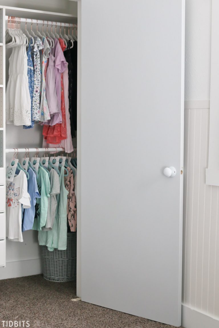 Kids closet organization with tintable chalkboard closet doors