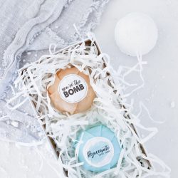 DIY All Natural Bath Bombs and FREE printable gift tags.