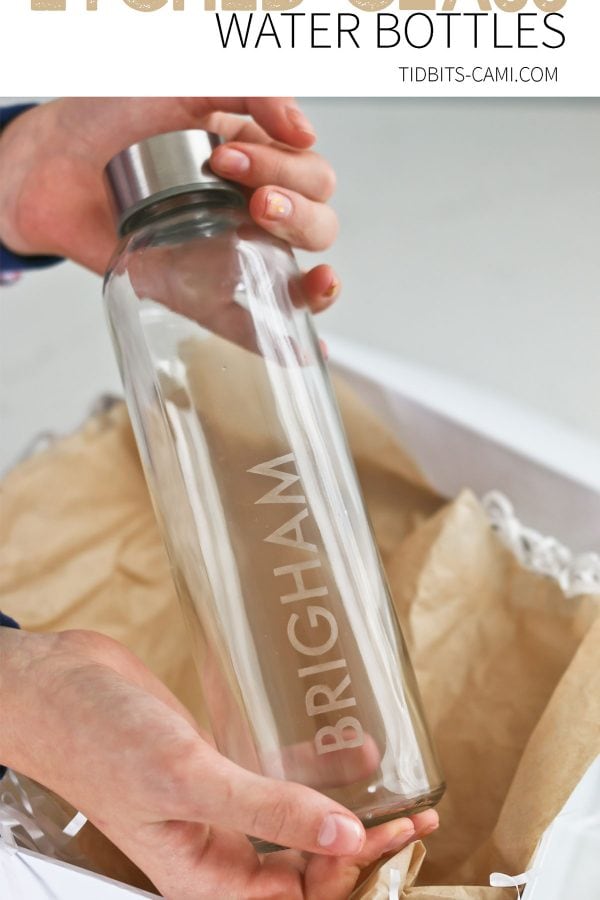 how to etch a name on a glass water bottle.