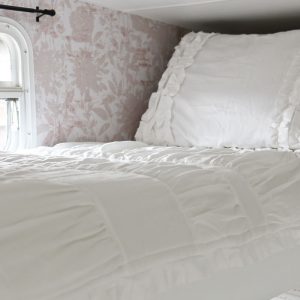 Beddy's Beds | Chic White