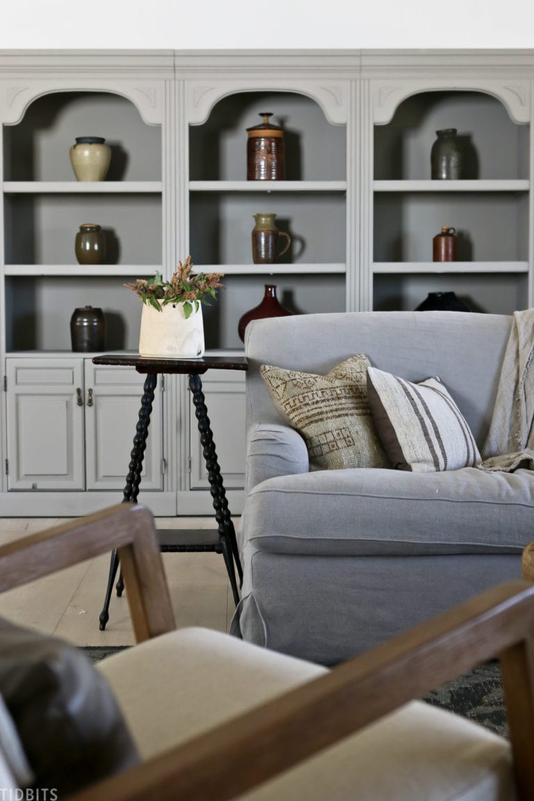 before and after bookshelf makeover